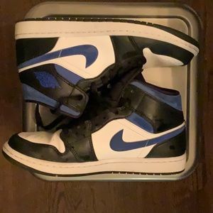 Nike’s Jordan Sneakers 8.5